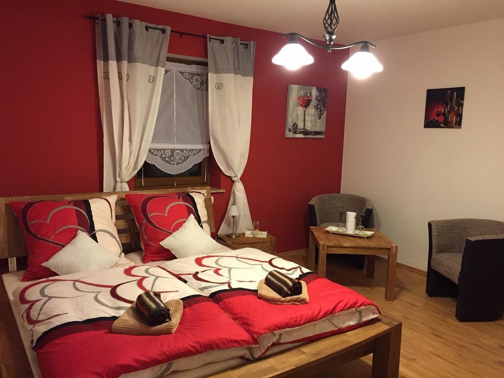 Gaestezimmer Hans-Norbert Mack Hallgarten エクステリア 写真